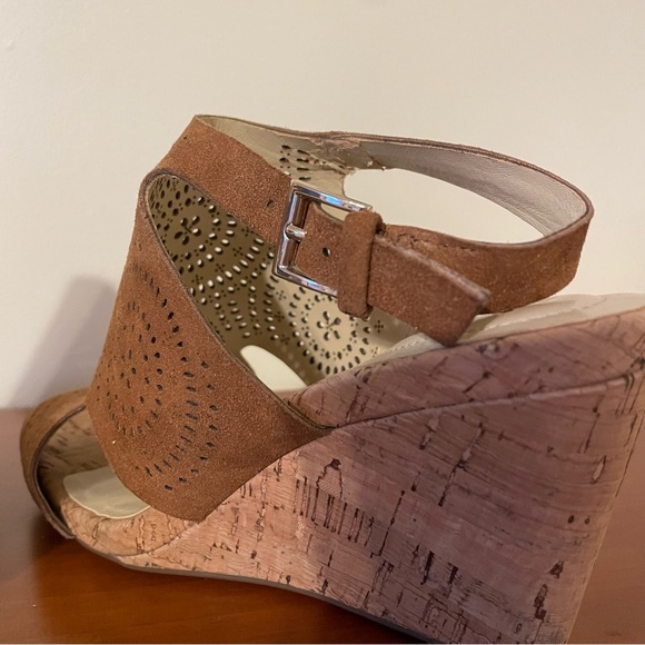 NWOT Isaac Mizrahi Live Seismic Suede Wedge Sandals Tan Brown Heels Leather 6.5 - Picture 5 of 11